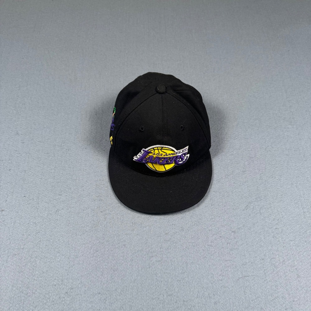 New Era Los Angeles Lakers Hat Mens 7 1/8 Black 59FIFTY Fitted NBA LeBron 23